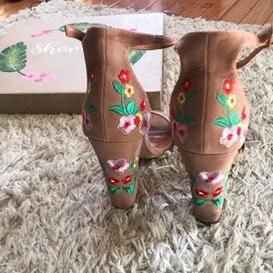 Perfect spring chunky heel 🌸🌼🌻